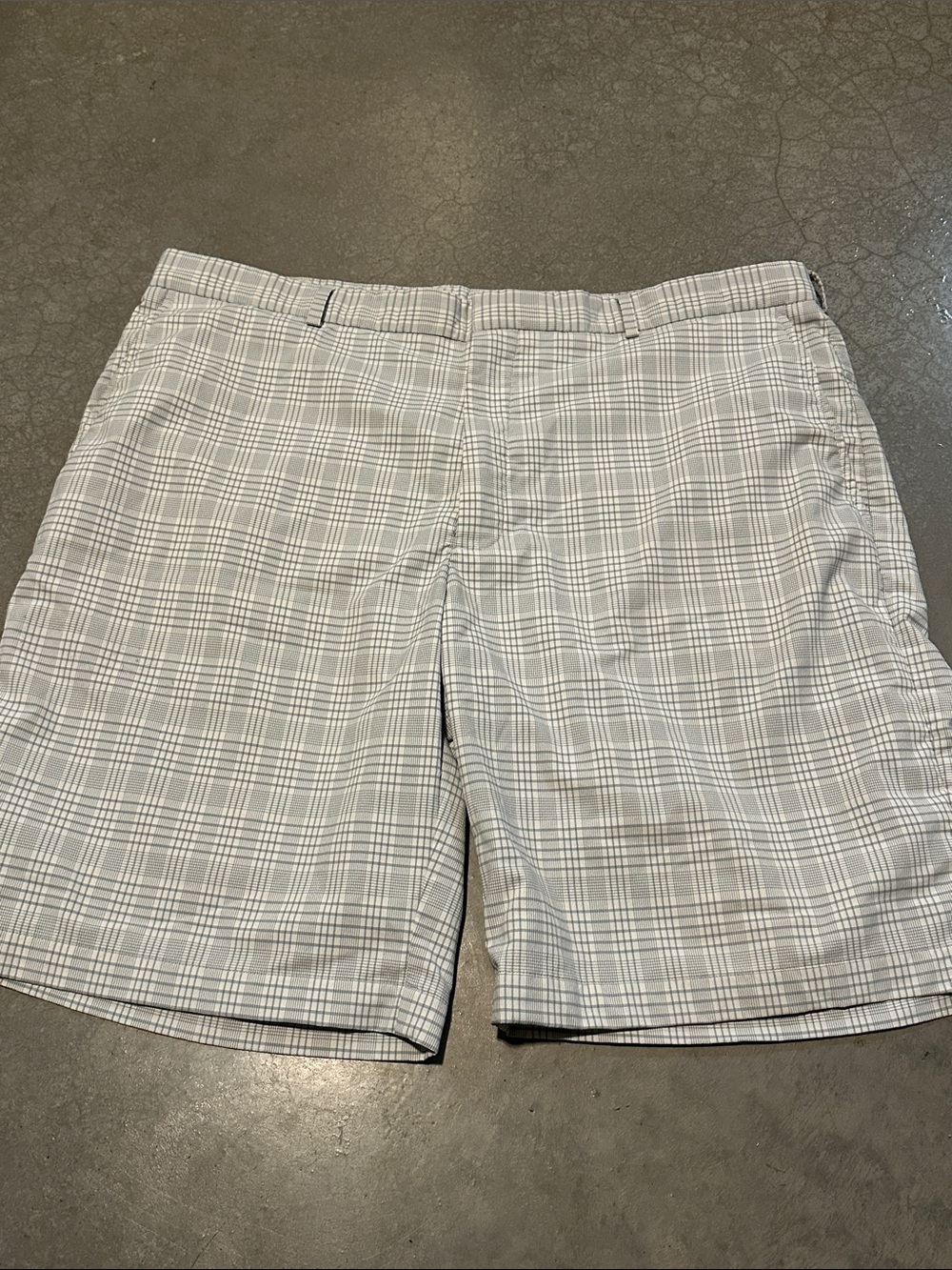 Walter Hagen Gray Plaid Performance Golf Shorts